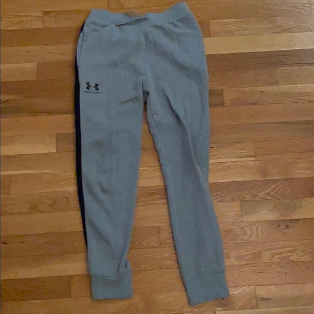 Boys Grey under armour sweatpants